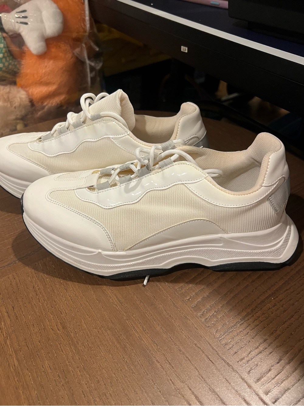 ASOS DESIGN White Chunky Sneakers Women’s Size 9 - Picture 2 of 5
